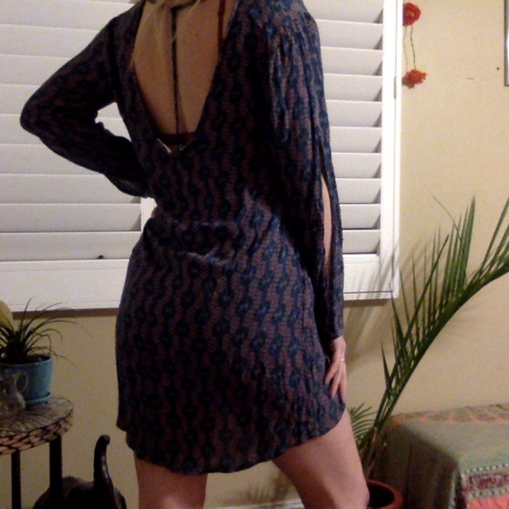 ROXY Open back and sleeve dress / cover up